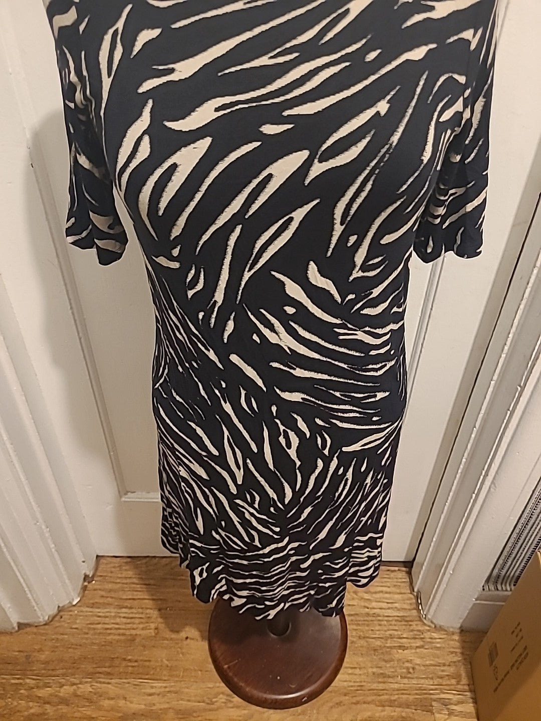 Ladies M&S Collection Size 10 Black/Cream Dash Short Sleeved Dress