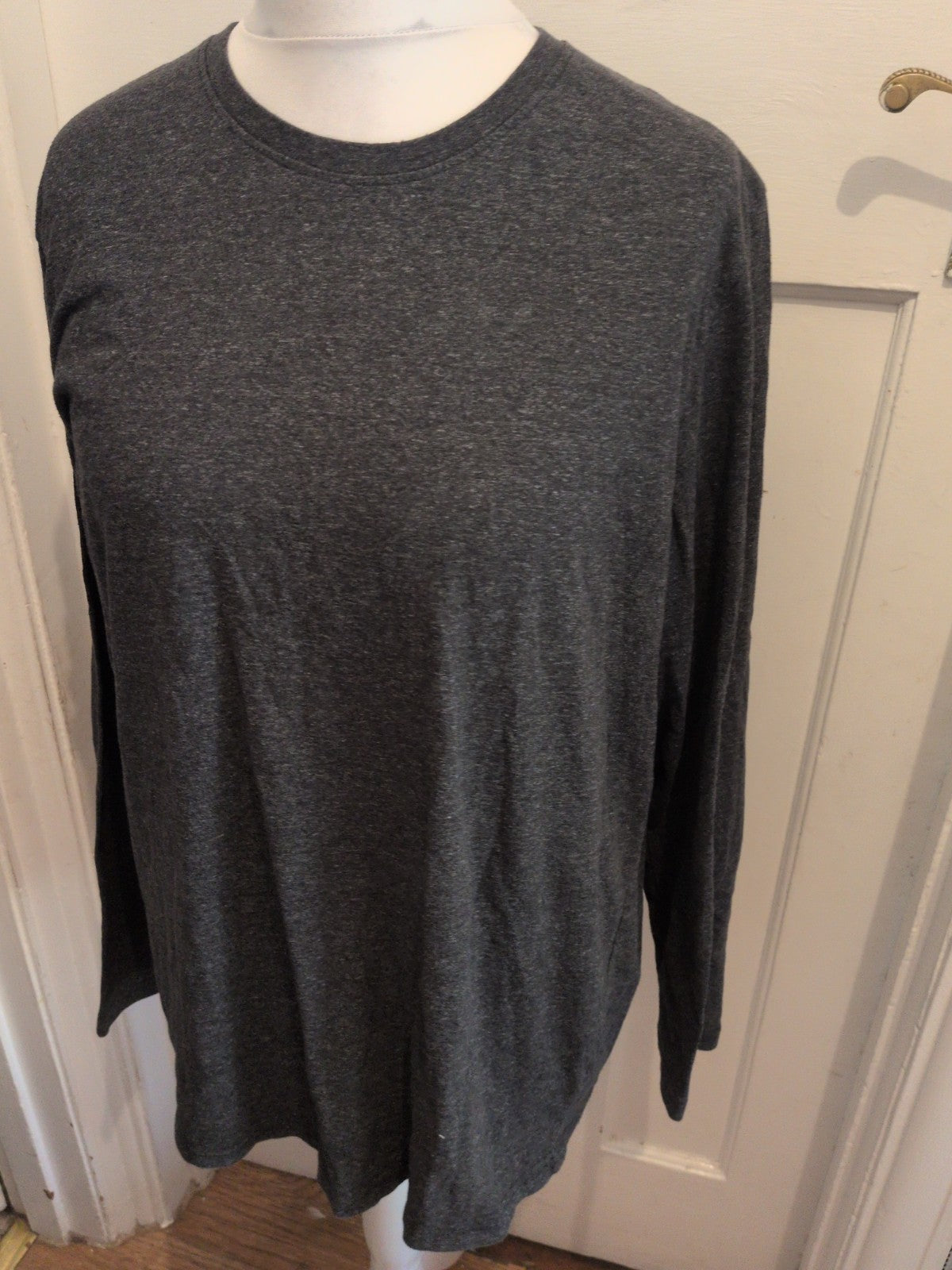 Mens Livergy Size XL Dark Grey Long Sleeve T-shirt