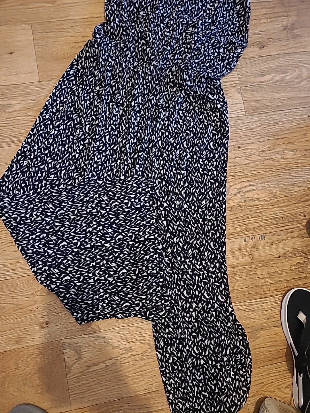 Ladies Topshop Size 12 Black/White Sleeveless Crinkle Jumpsuit