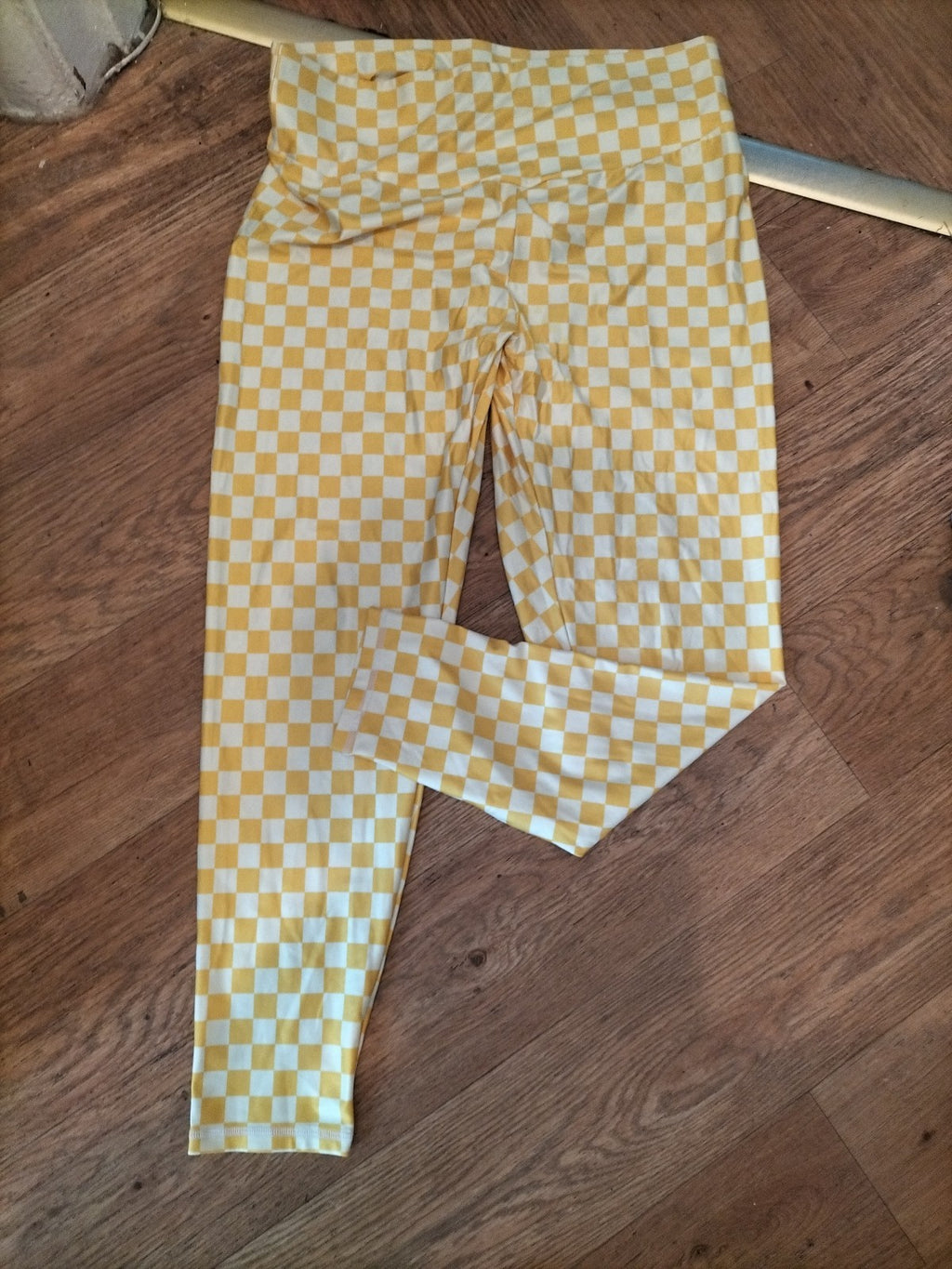 Ladies XL Yellow Square Pattern With White Leggings