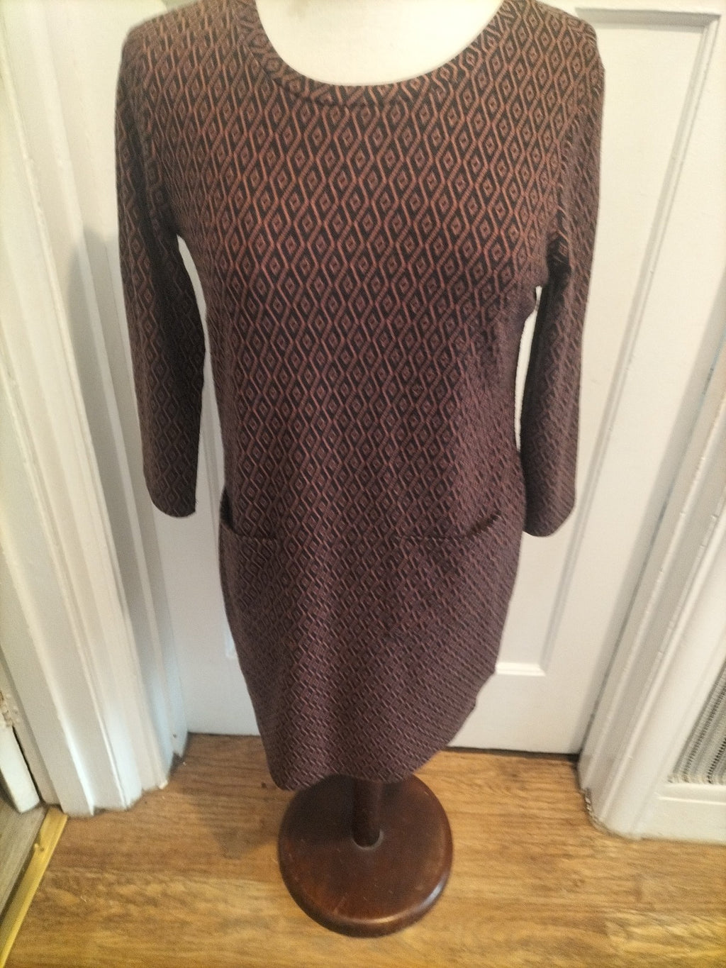 Ladies Tu Size 8 Black Brown Mid Sleeved Dress