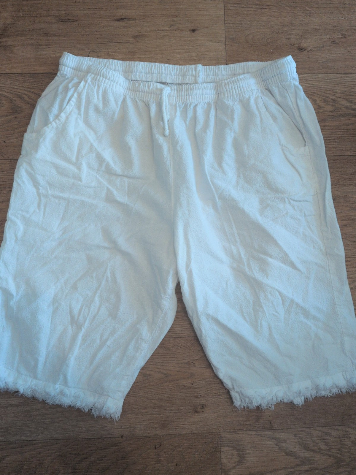 XL White Elasticated Shorts