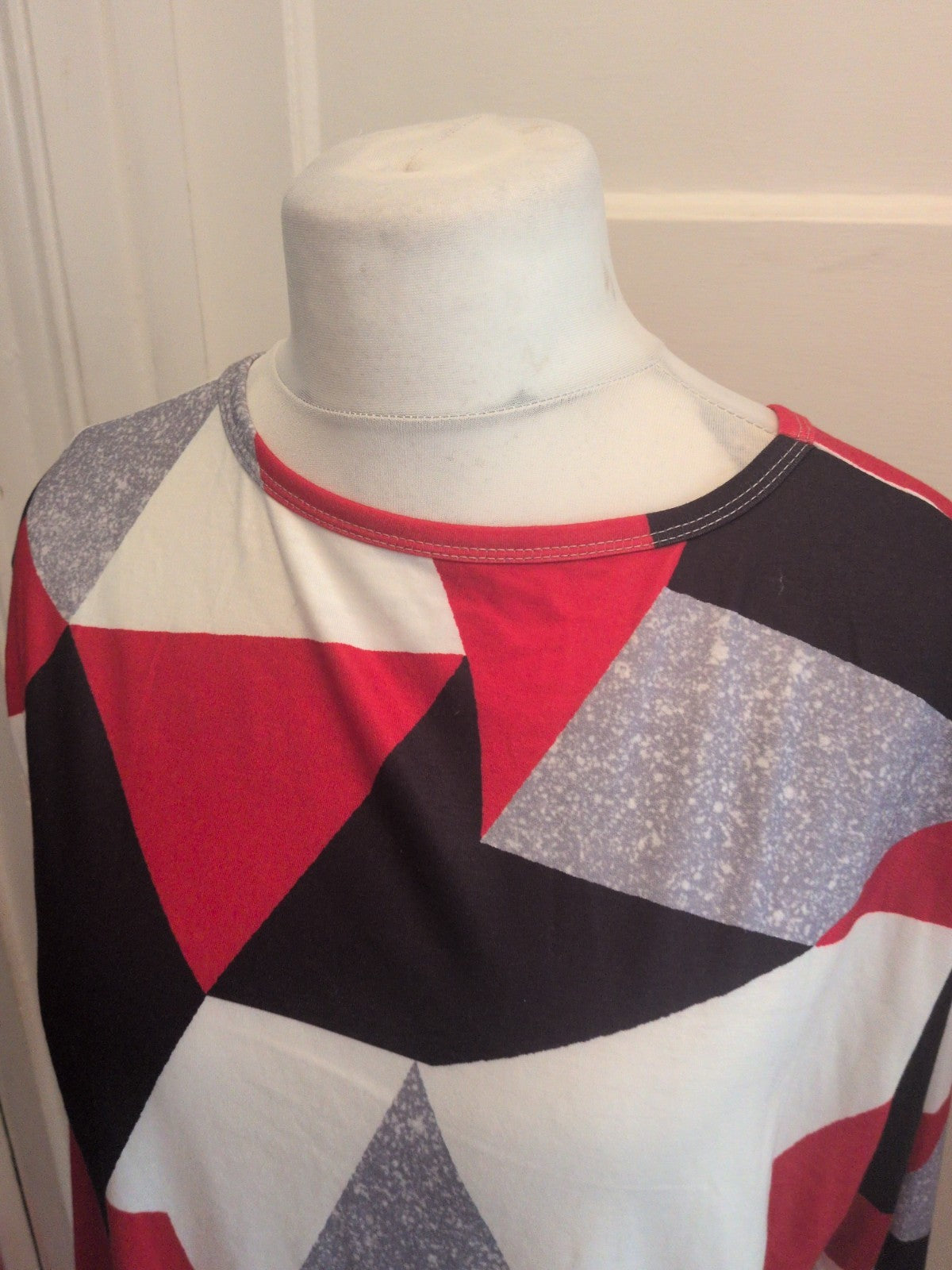 Ladies Size XL Red White And Silver Long Sleeve T-shirt