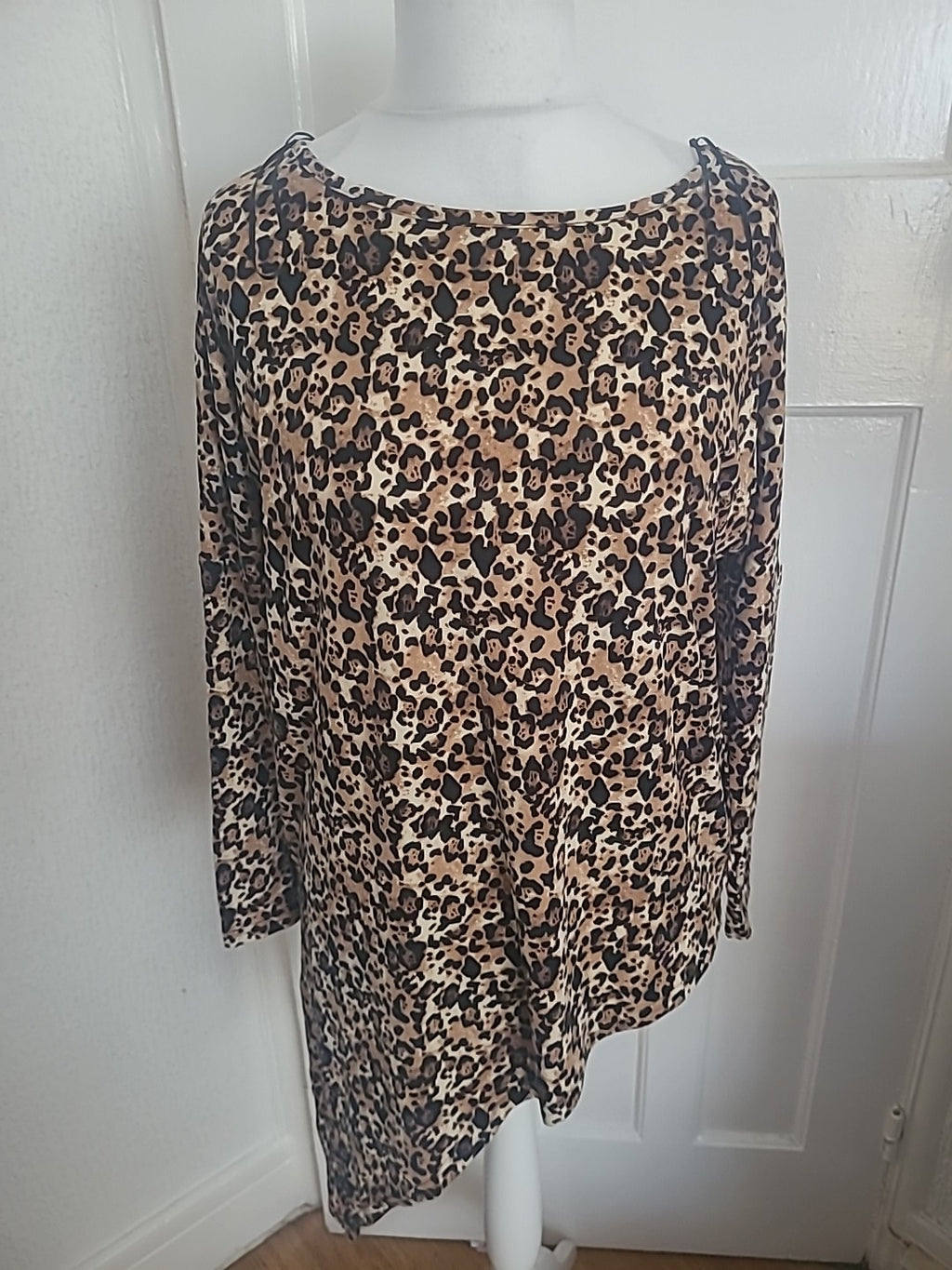 Ladies Pep&Co Size 10 Leopard Print Wavey Hem Blouse