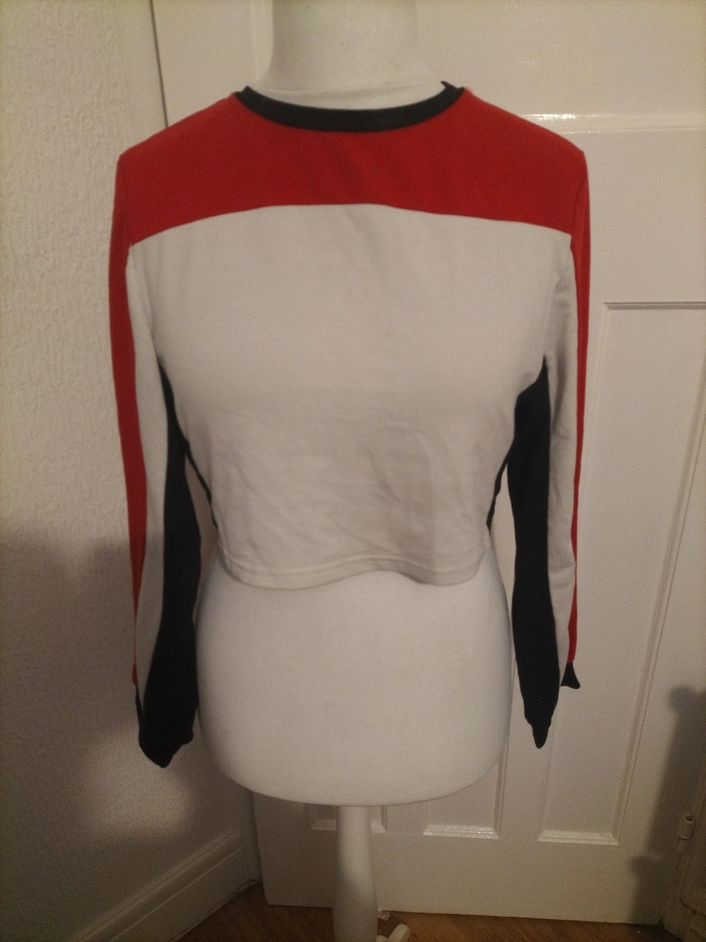 Ladies Shein Size Large Red/Black/White Crop Top