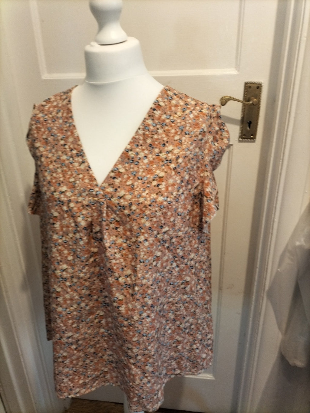 Ladies Shein Size 3XL Salmon Short Sleeved Floral Blouse