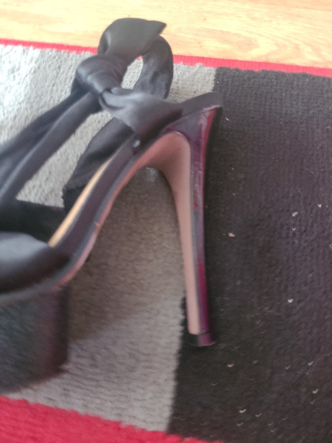 Ladies Kurt Geiger Size 7 Black Shiny Open Toe Heels
