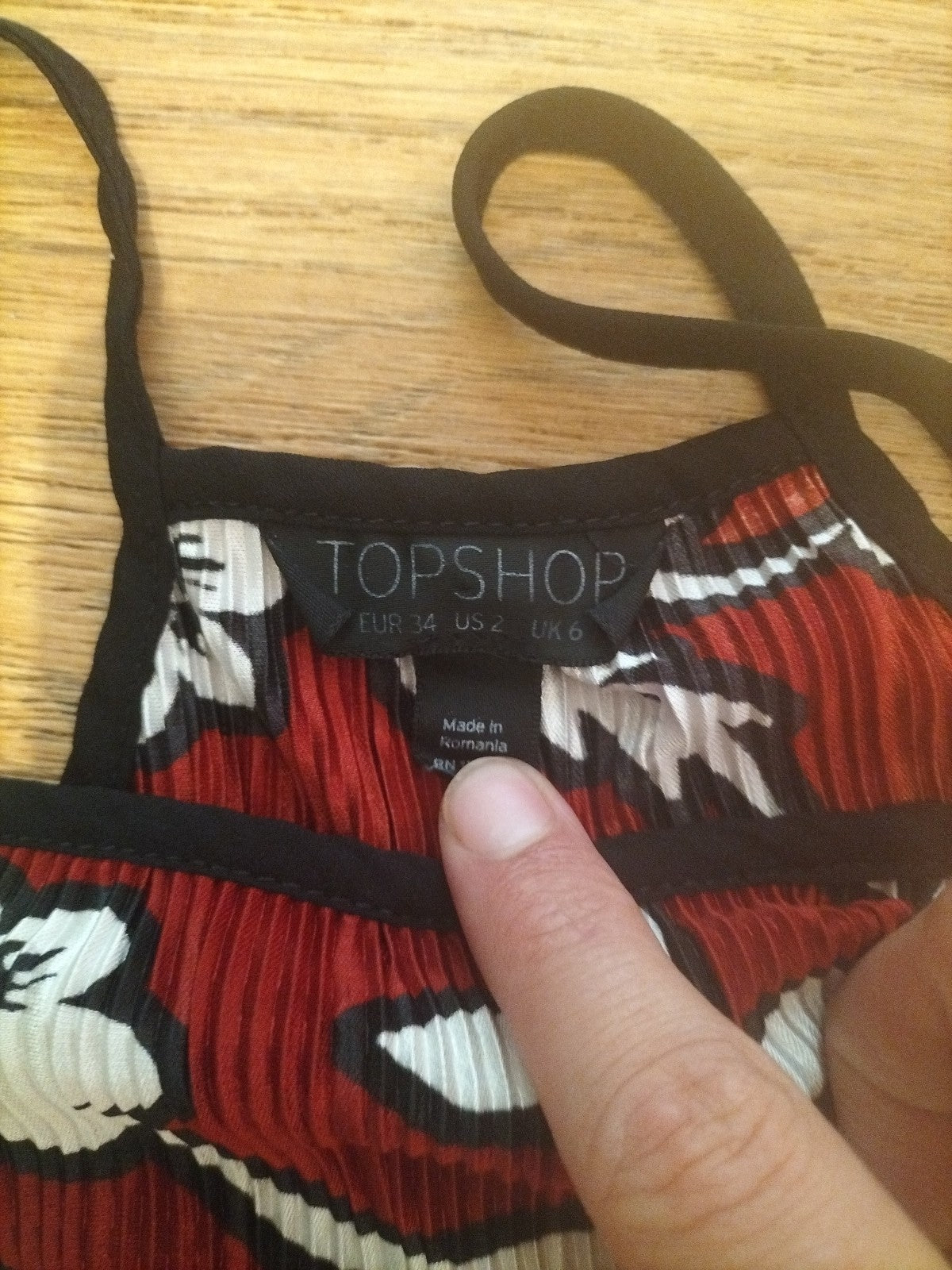 Ladies Topshop Size 6 Red White Floral Sleeveless Tshirt