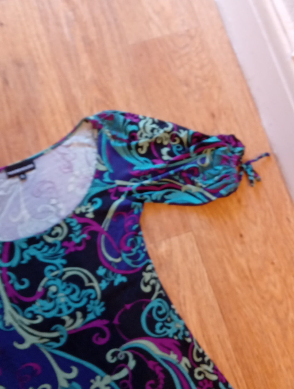 Ladies Warehouse Size 6 Multi Aztec Short Sleeved Straight Dress