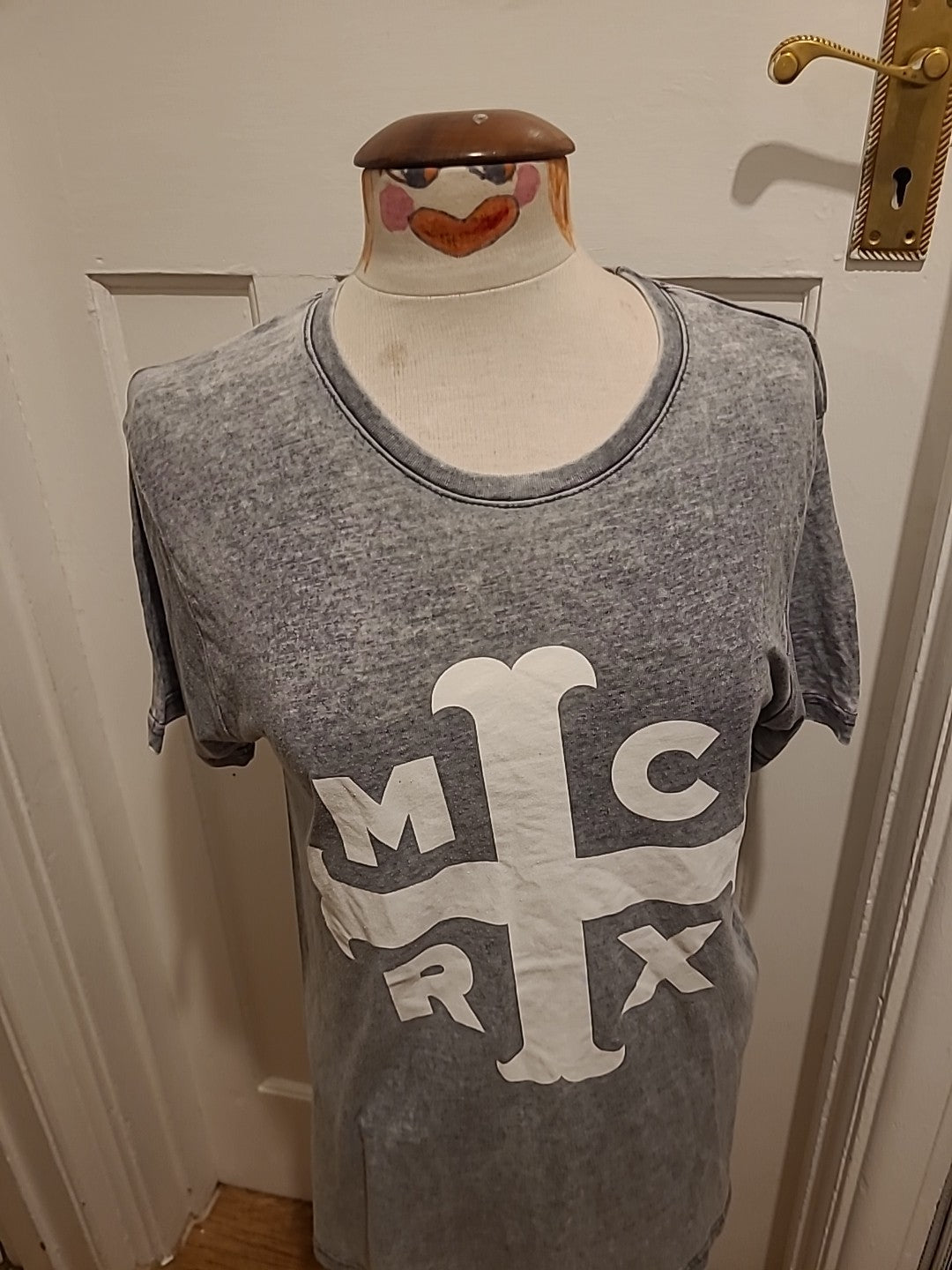 Ladies Size Small Grey Printed Short Sleeved Longline Tshirt