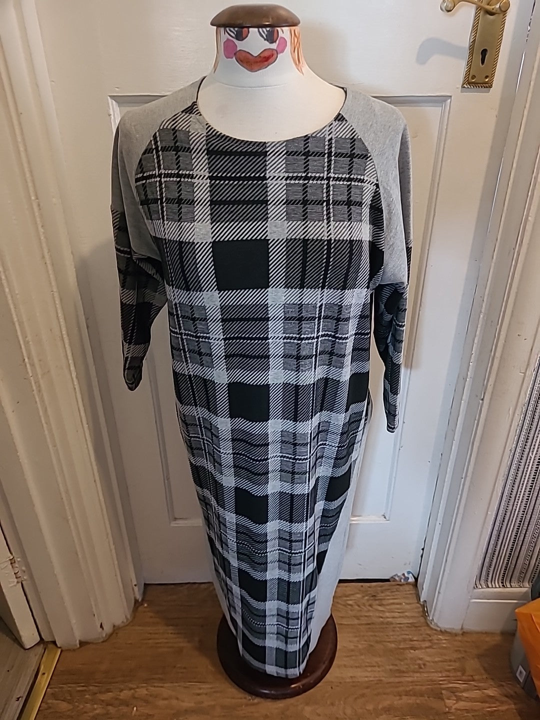 Ladies Asos Size 10 Grey Check Mid Sleeved Dress