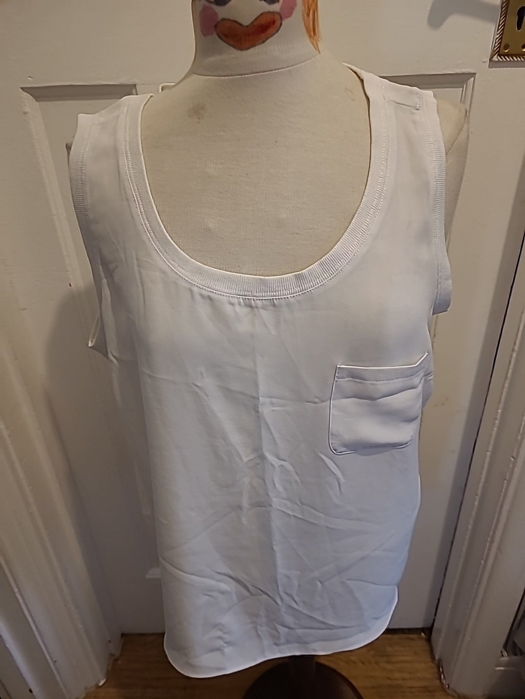 Ladies Size XL White Ribbed Scoop Vest Tshirt