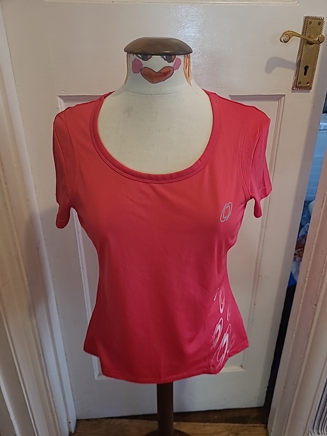 Ladies Crivit Size 14-16 Cerise Short Sleeved Tshirt