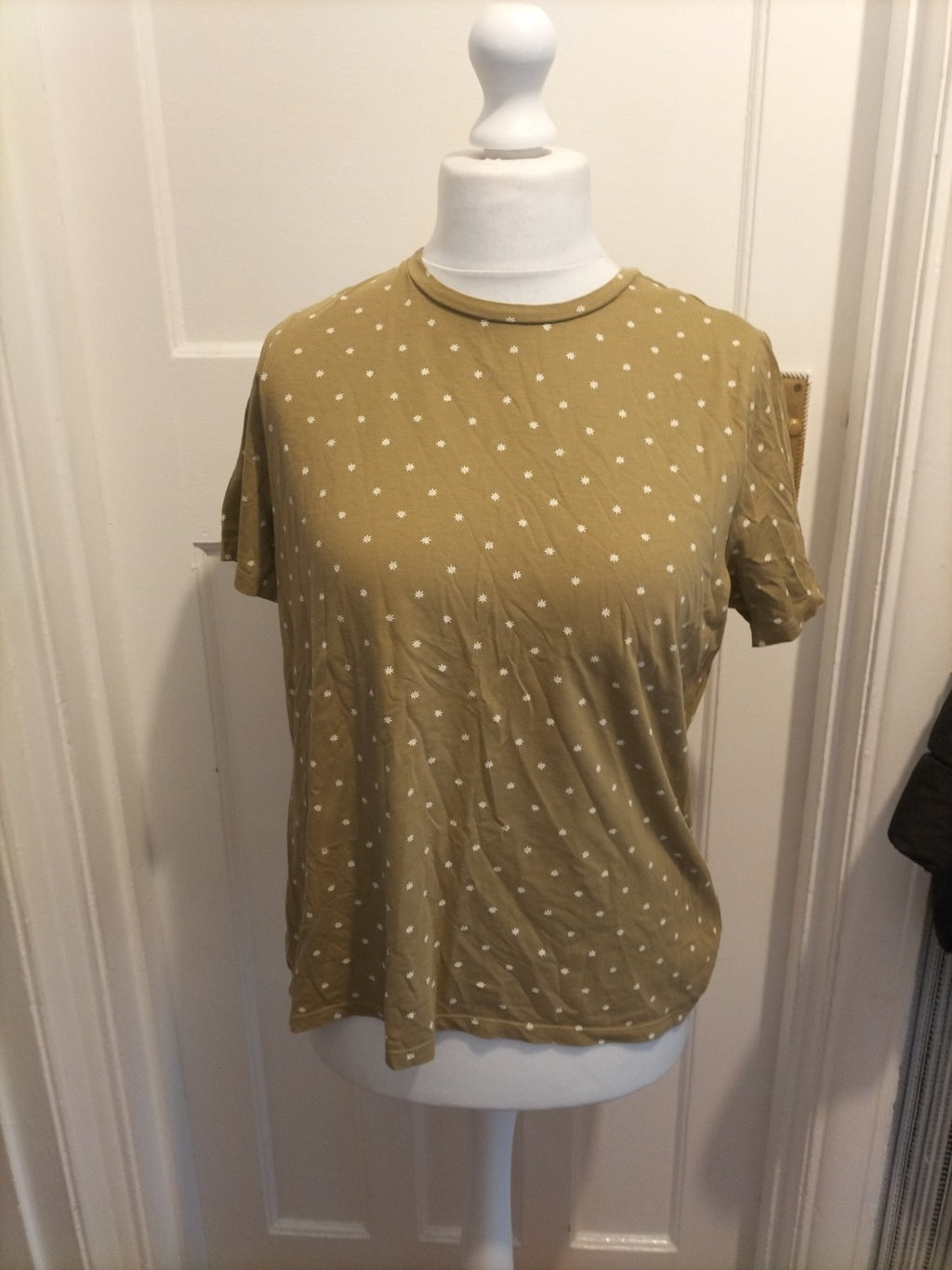 Ladies Marks And Spencer Size 14 Green And White Star Short Sleeved Tshirt