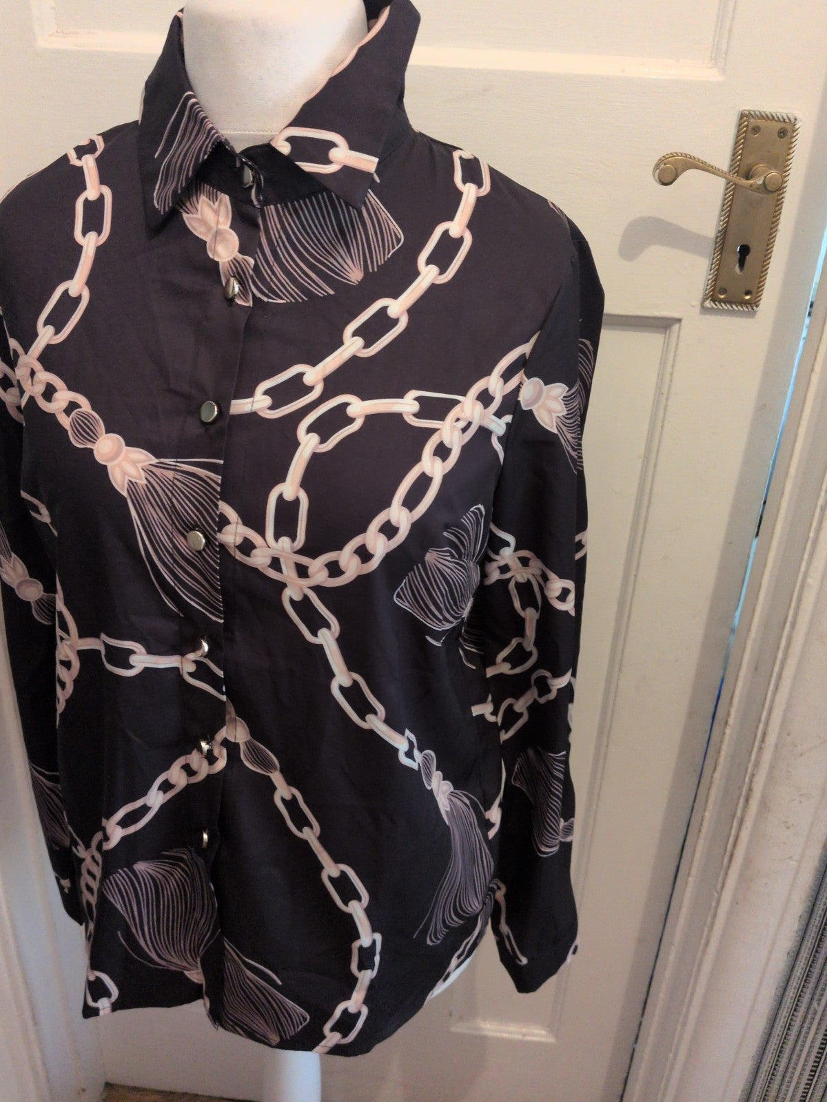 Ladies Size Medium Black Chain Pattern Long Sleeve Blouse