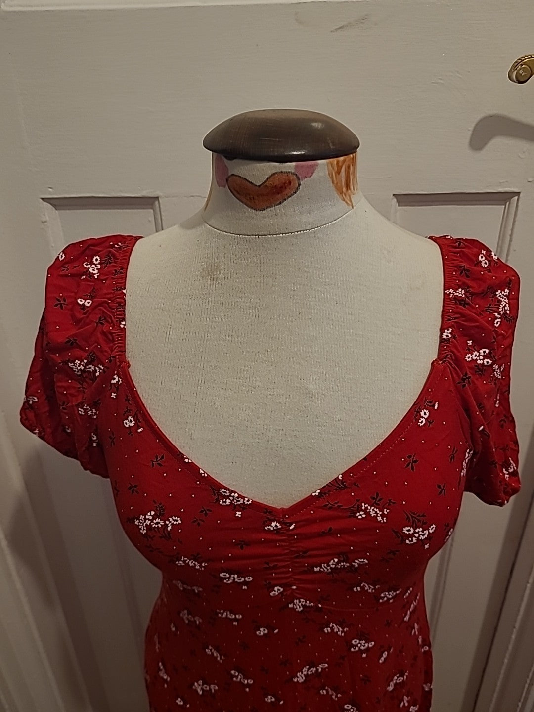 Ladies Peacocks Size 10 Red White Black Floral Short Sleeved Dress