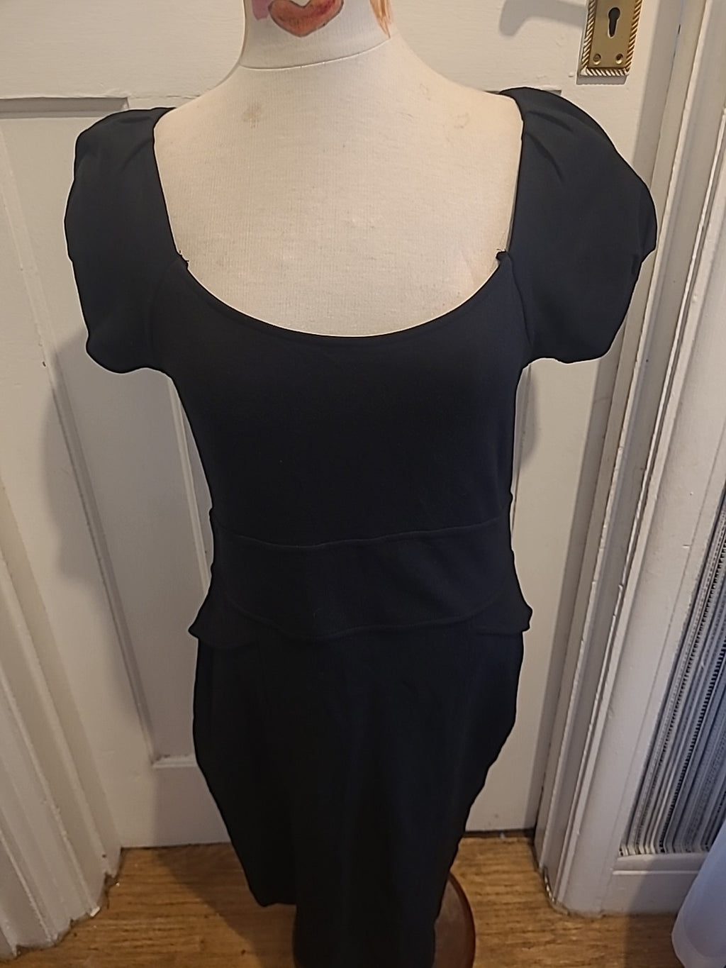 Ladies Great Plains Size Large Black Cap Sleeved Dress
