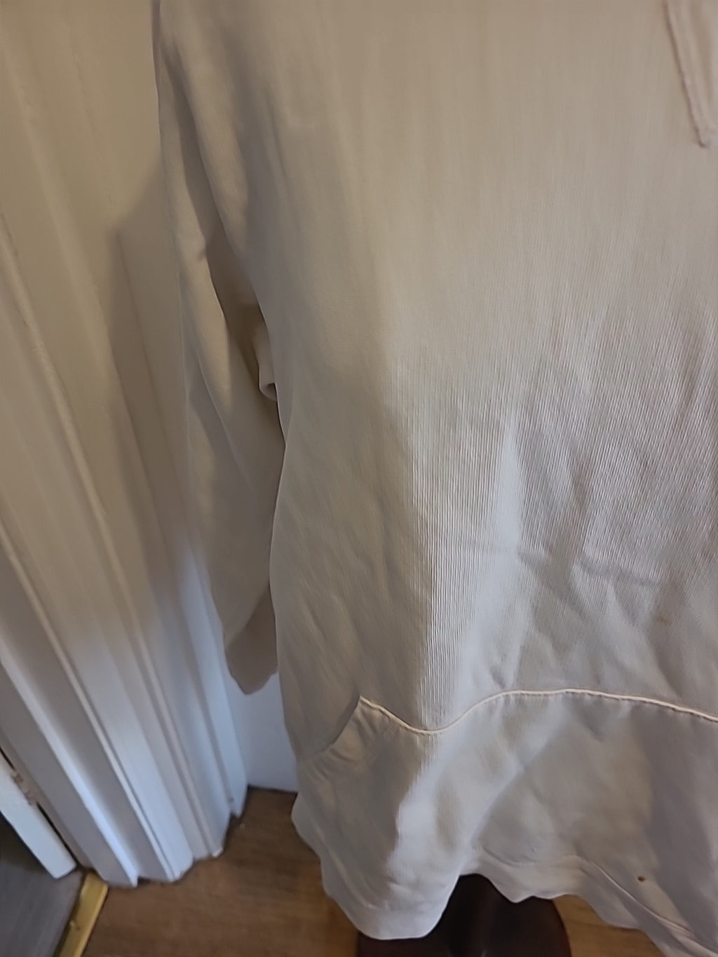 Mens Nike Size Medium White Long Sleeved Pullover Hoodie