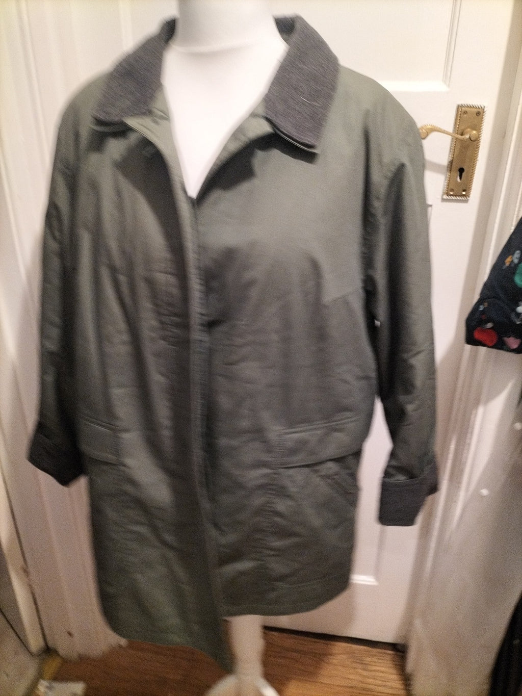 Ladies First Avenue Size 20 Khaki Lined Coat