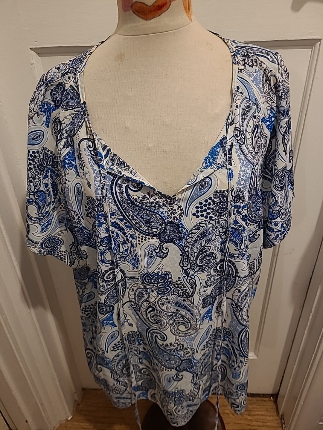 Ladies Shein Size 4XL Blue And White Aztec Short Sleeved Blouse