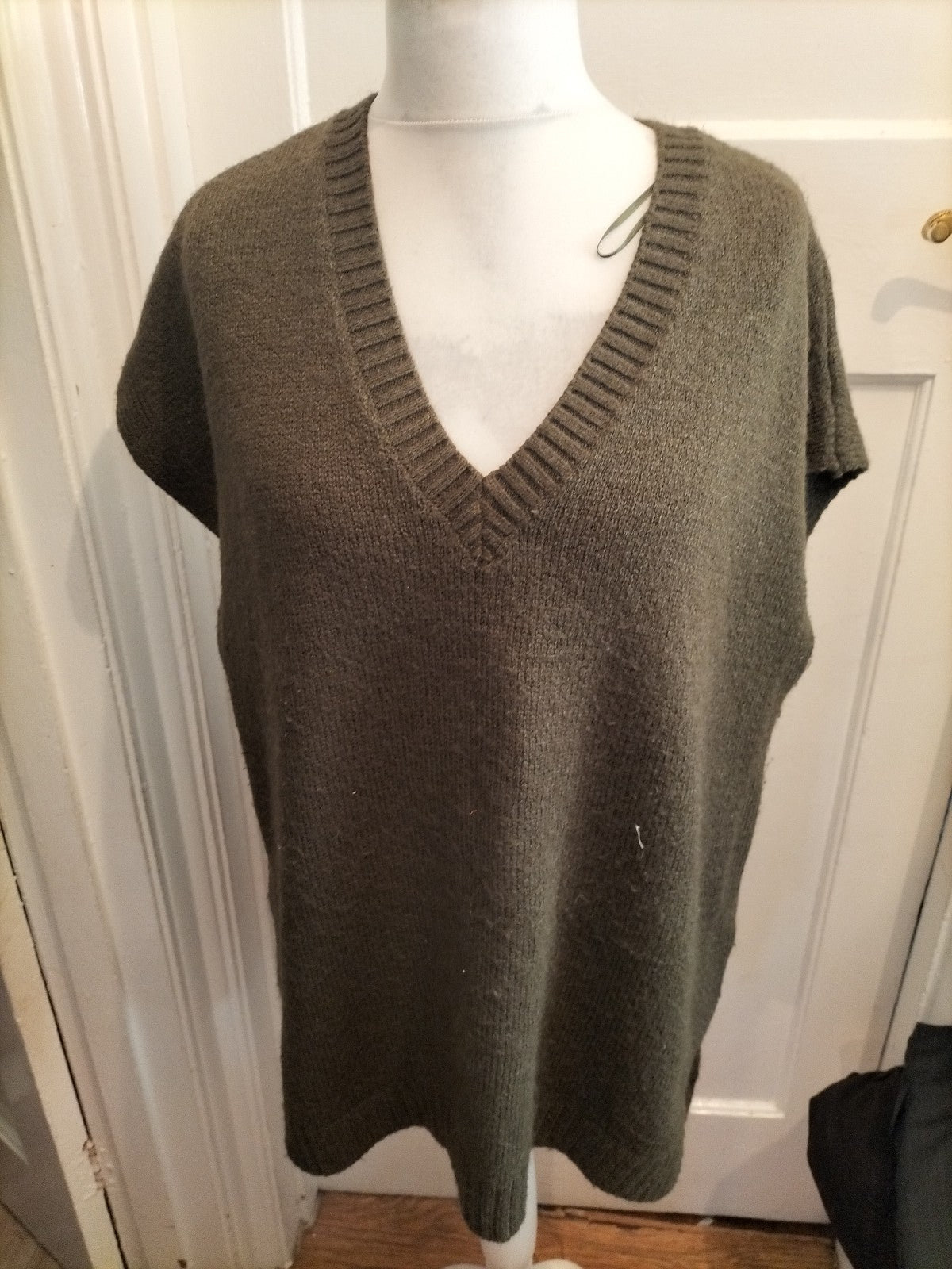 Mens Peacocks Size Large Green V Neck Jumper Sleeveless