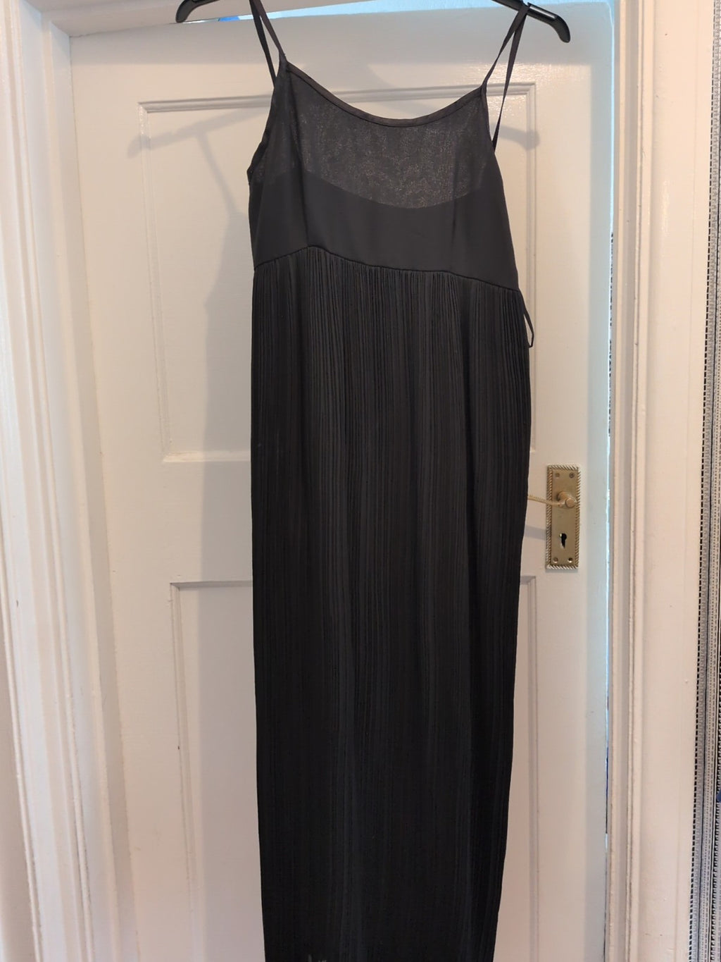 Principles 10 Black Lined Sleeveless Crinkle Pleat Dress Long