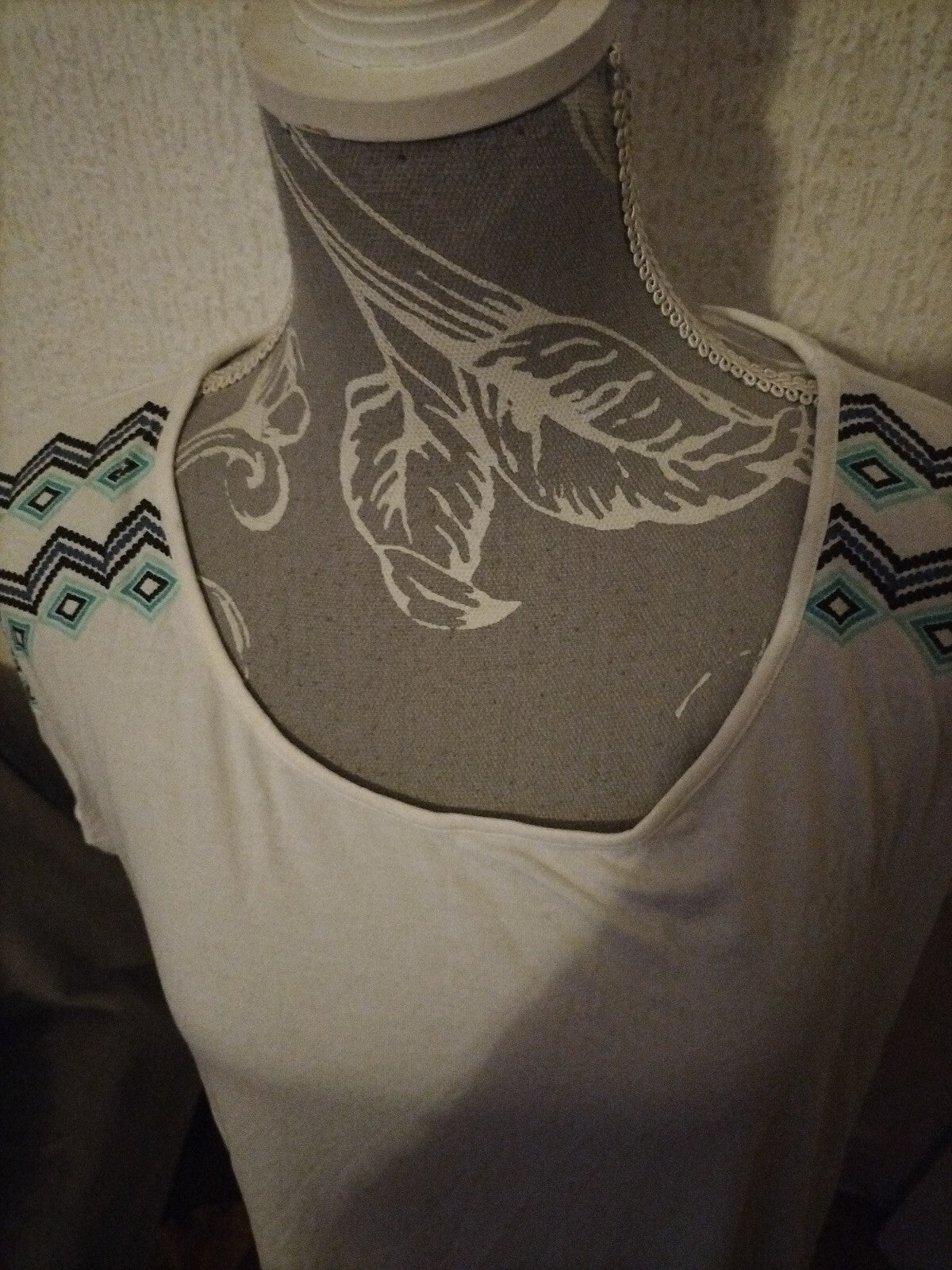 Ladies Esmara Size Large White Short Sleeve Blouse