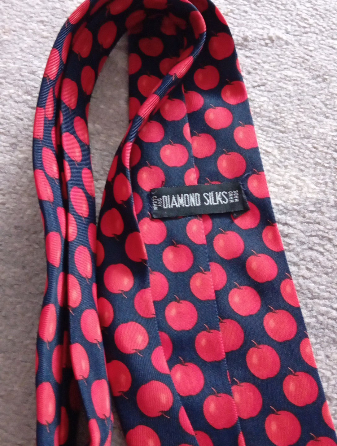 Mens Red Apple Tie Diamond Silks