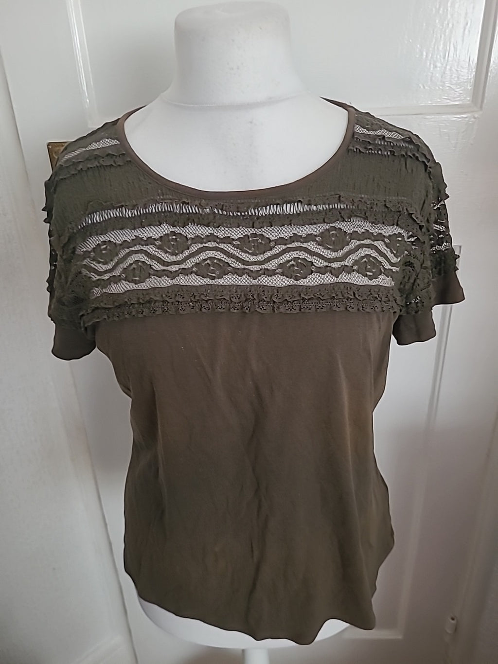 Ladies H&M Size XL Khaki Frilly Short Sleeved Blouse