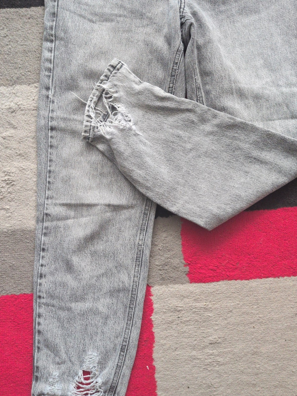Topshop 28x32 Grey Ripped Hem Jeans