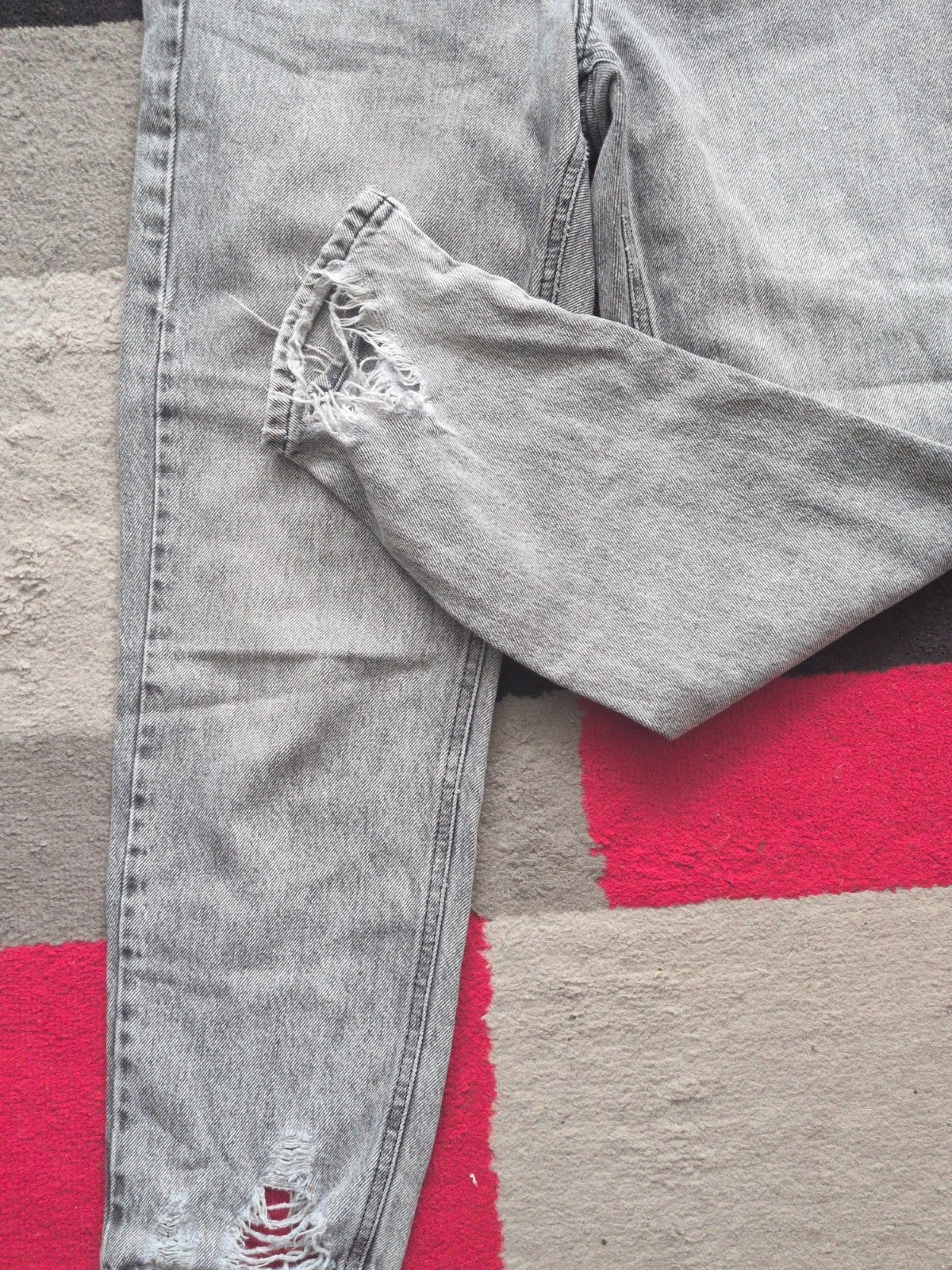 Topshop 28x32 Grey Ripped Hem Jeans