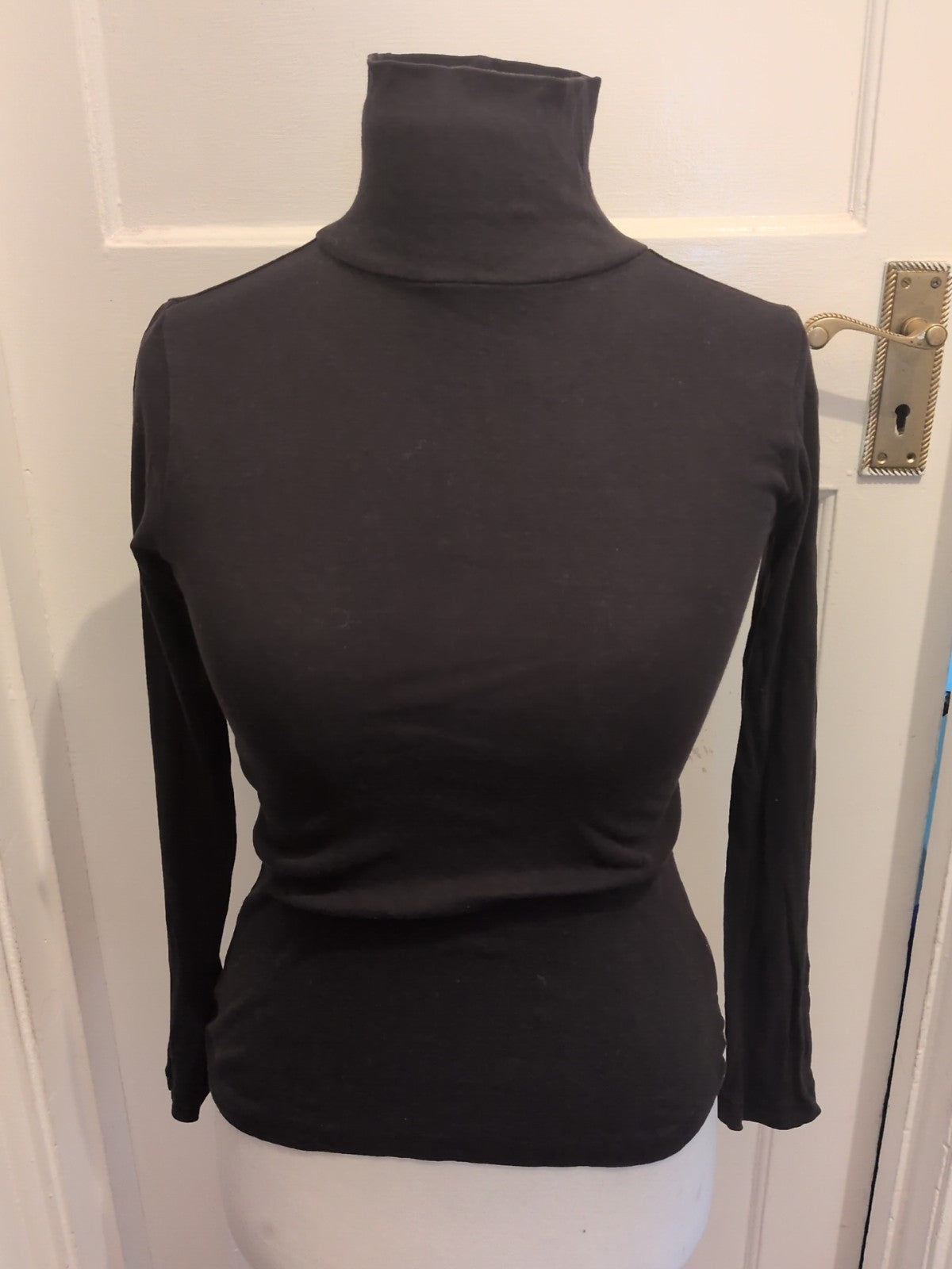 Ladies Peacocks Size 8 Black Long Sleeved Roll Neck T-shirt