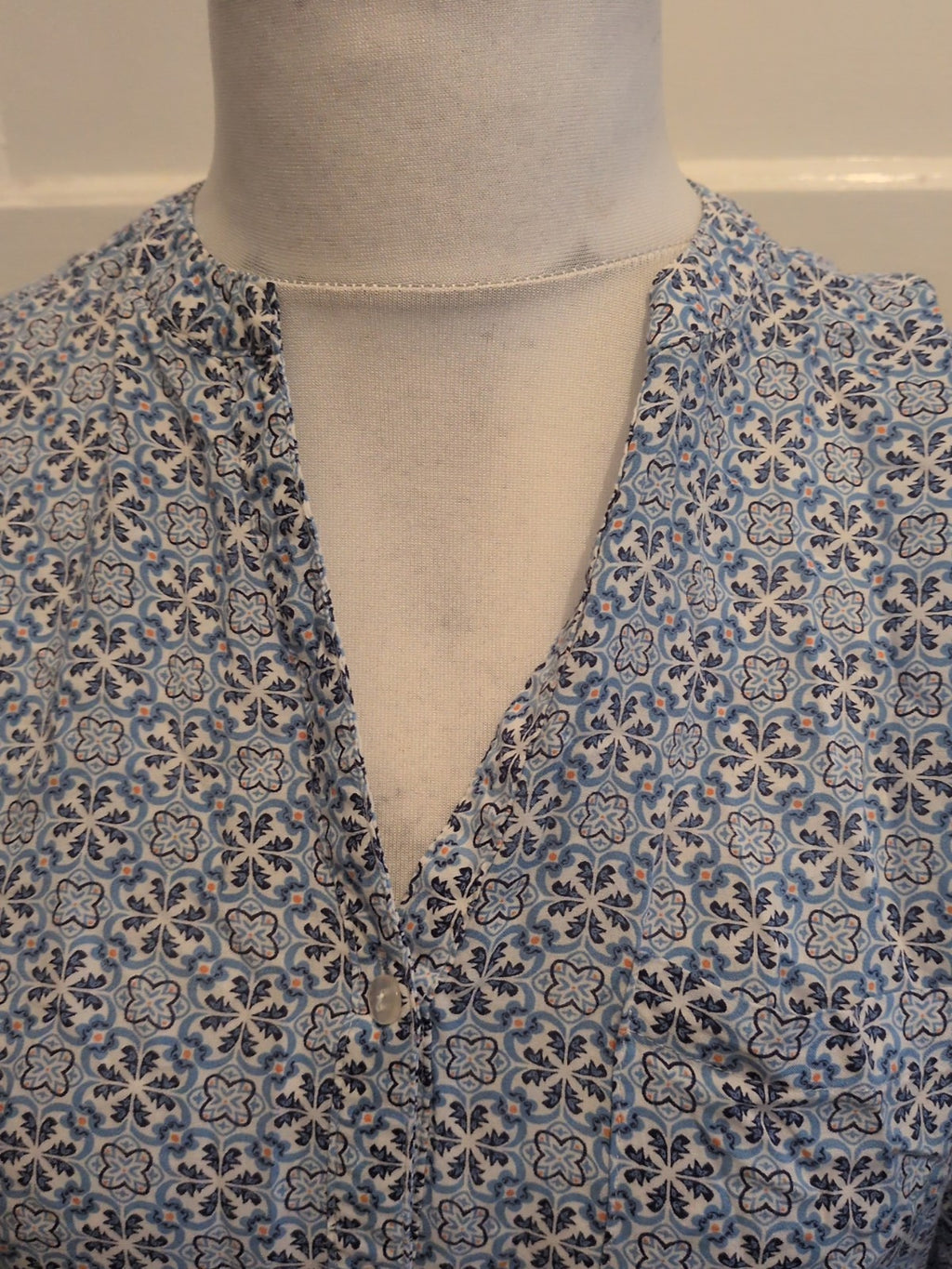 Ladies Primark Size 12 Blue Patterned Long Sleeved Blouse Buttoned