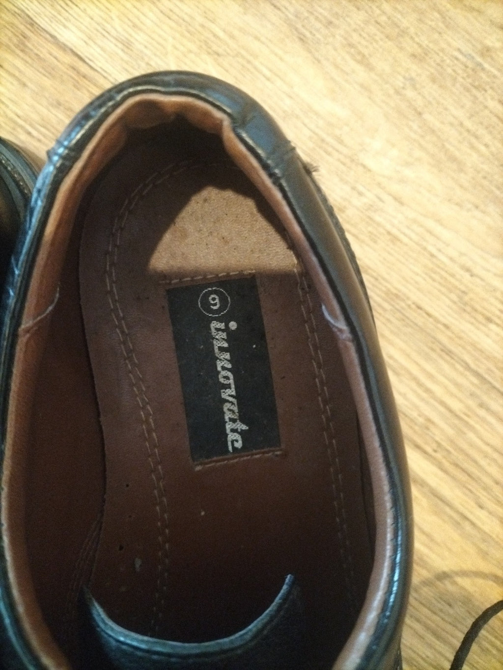 Mens Innovate Size Uk 9 Black Leather Court Shoes