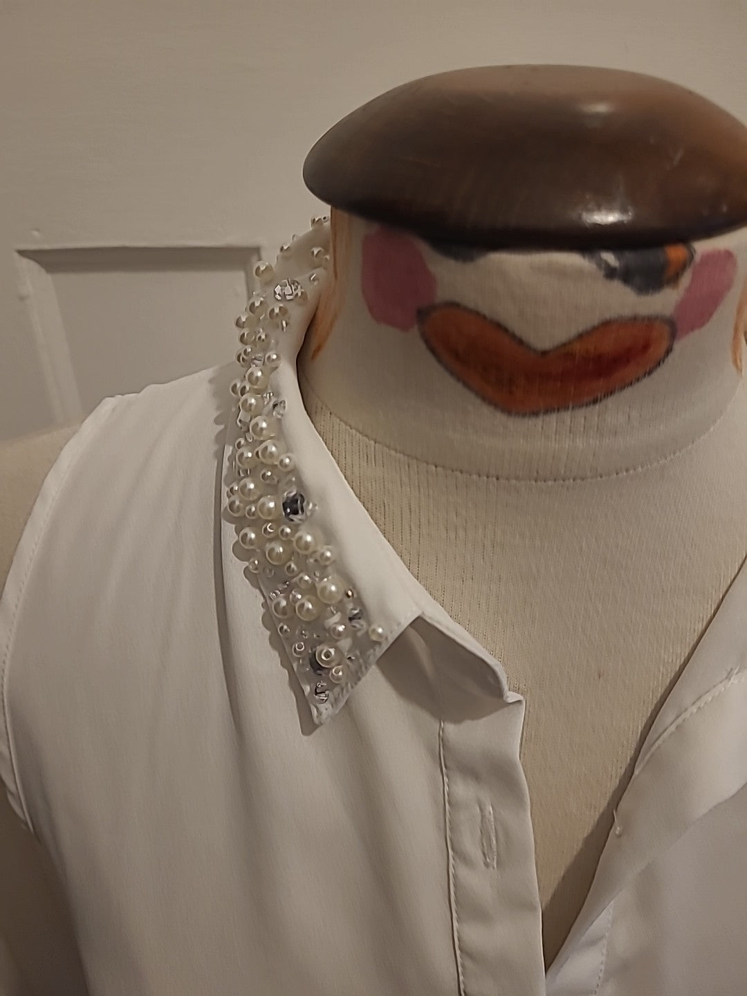 Ladies Next Size 8 White Sleeveless Pearl Detailed Neck