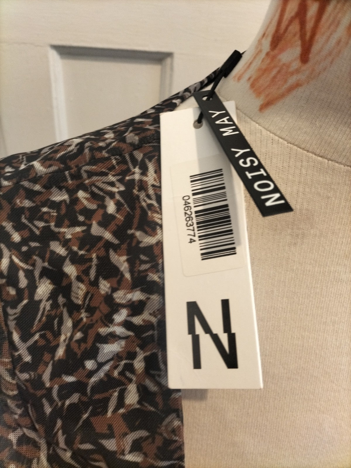 Ladies Brand New Top Size L Noisy May