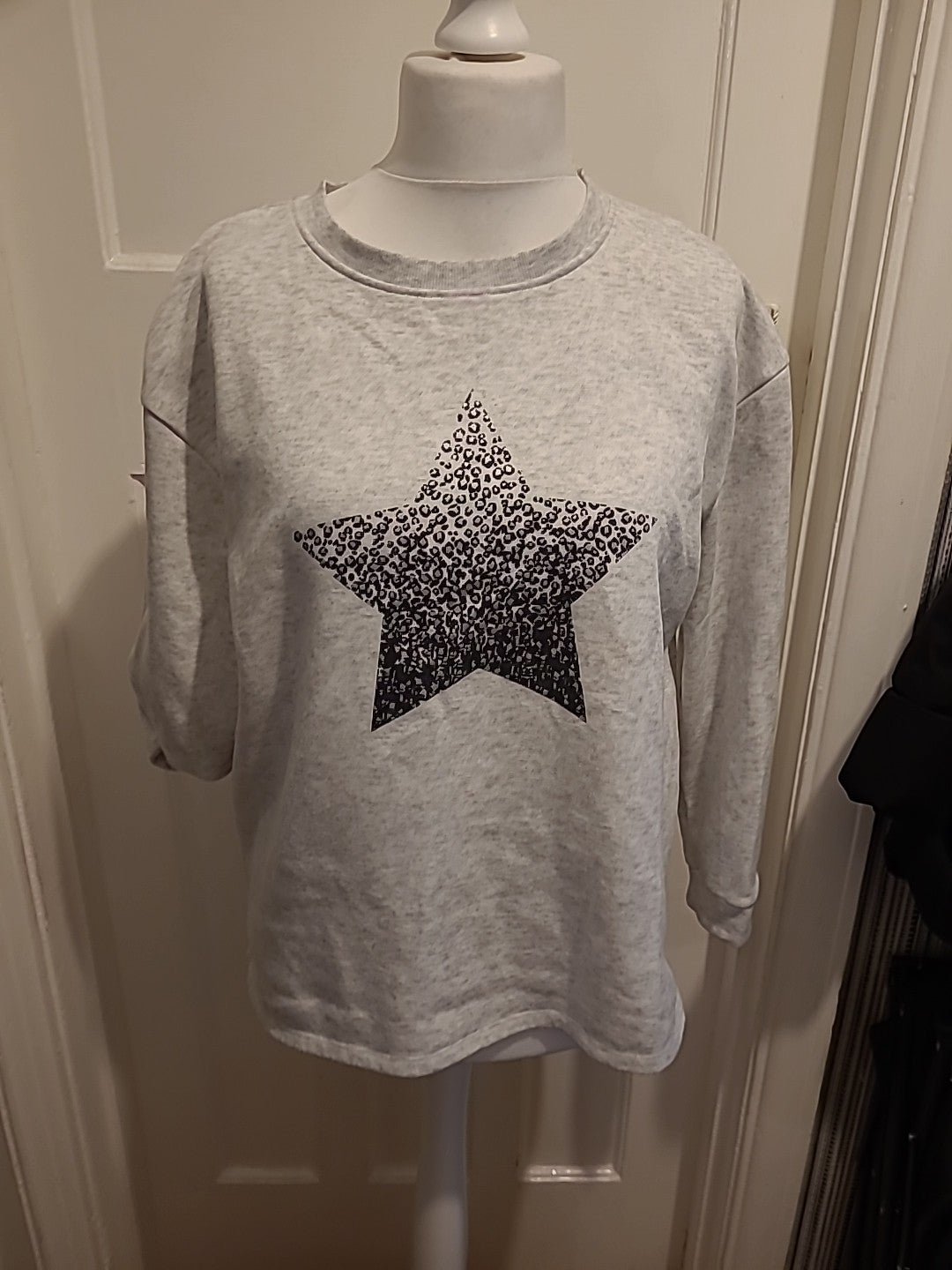 Ladies Bonmarche Size 16 White Fleck Star Long Sleeve Jumper