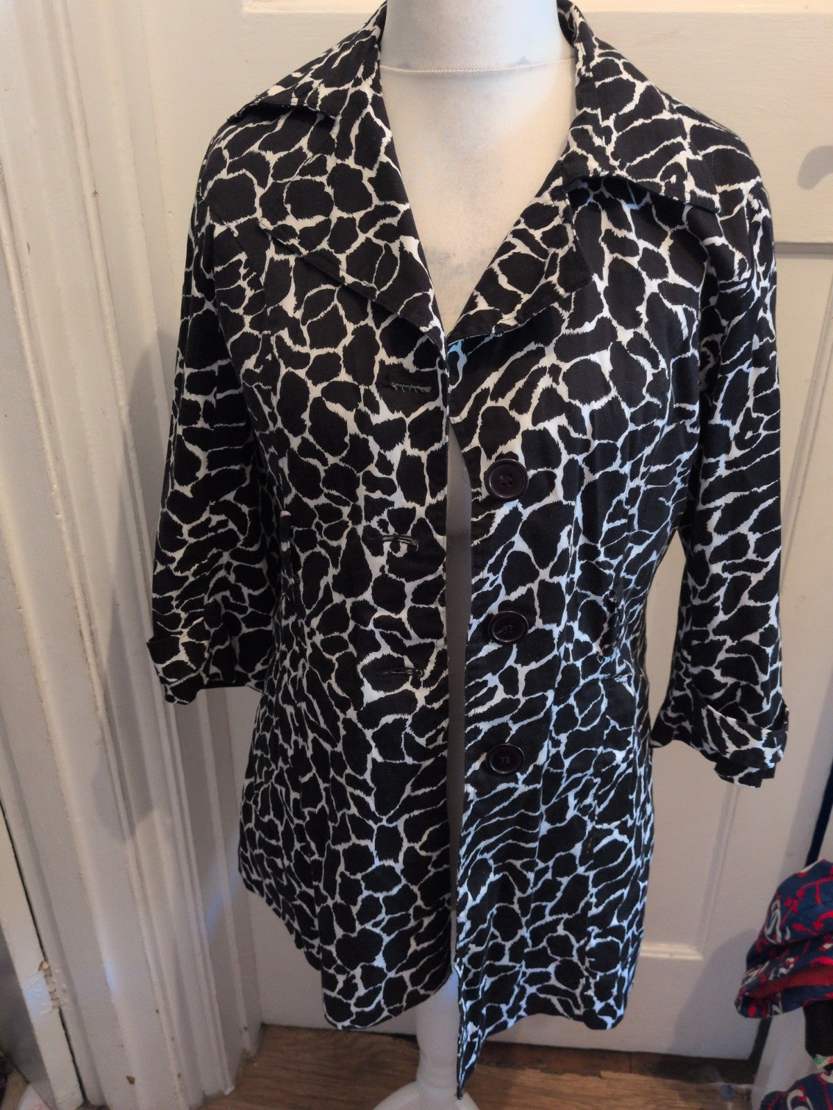 Ladies Izabel London 14 Black And White Collared Buttoned Jacket
