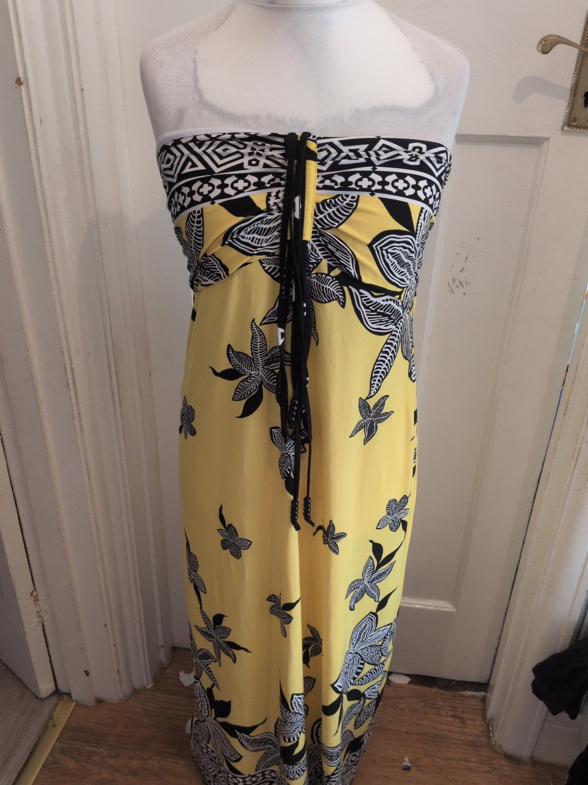 Ladies 16 Yellow And Black Floral Halterneck Sleeveless Strapless Long Length...