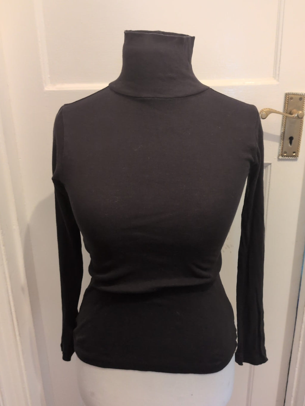 Ladies Peacocks Size 8 Black Long Sleeved Roll Neck T-shirt