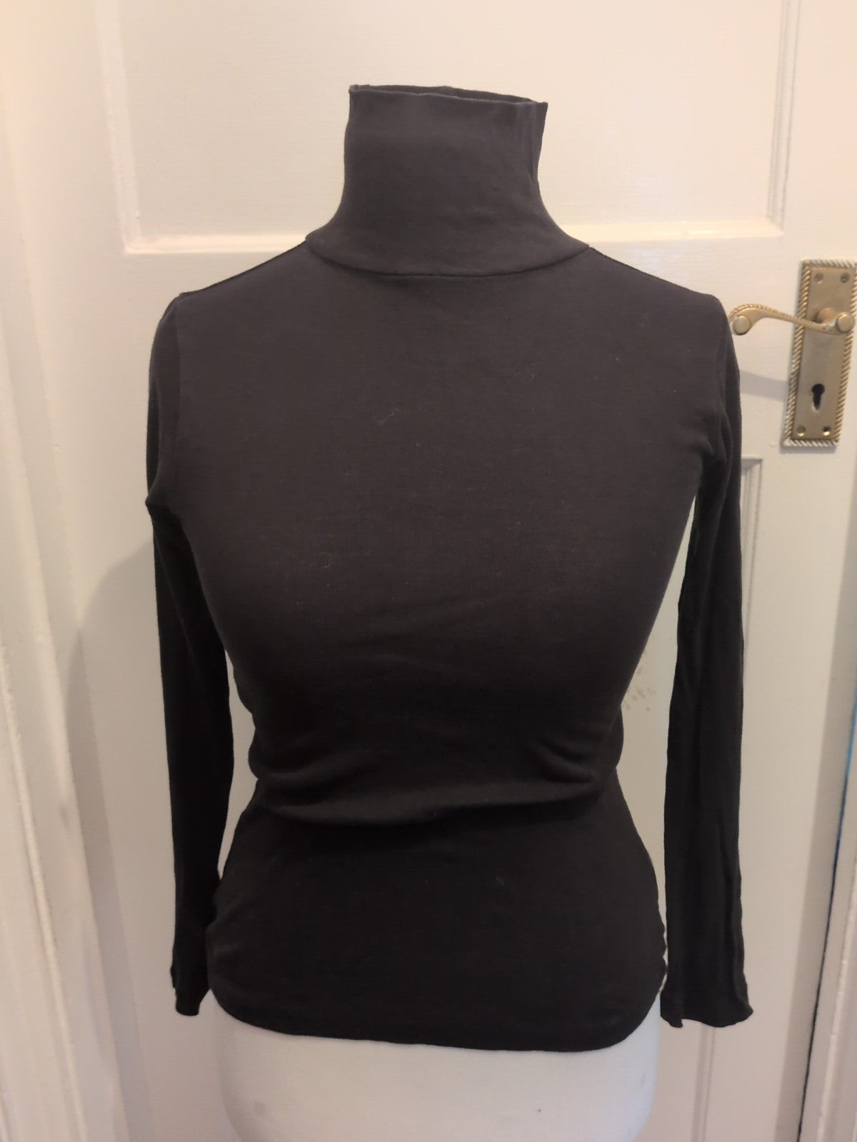 Ladies Peacocks Size 8 Black Long Sleeved Roll Neck T-shirt