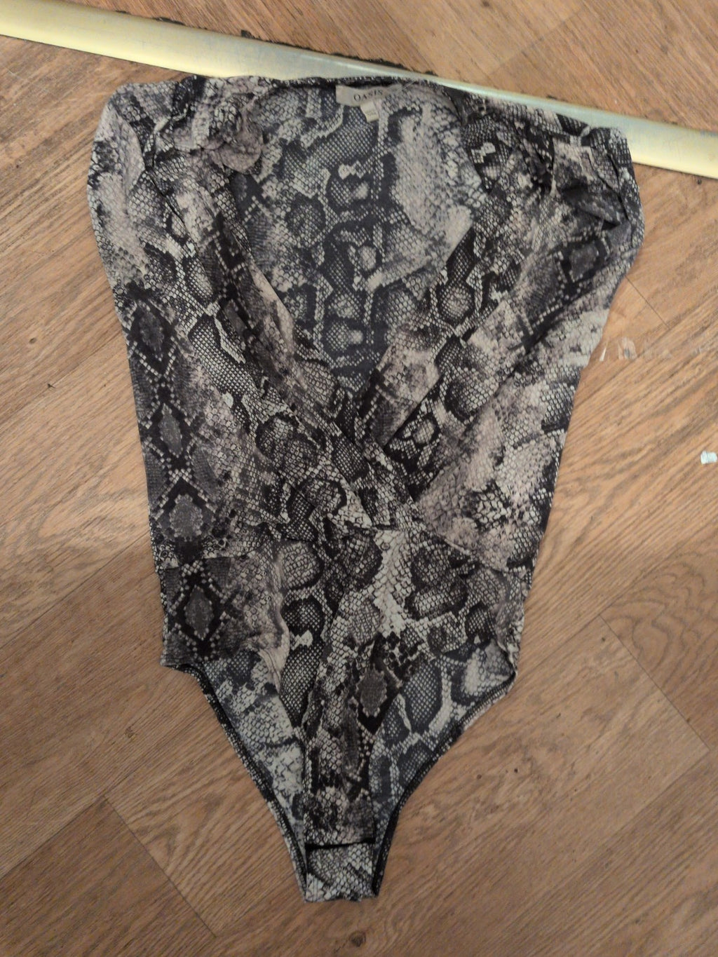 Oasis Extra Small Snakeskin Pattern Drape Front Bodysuit