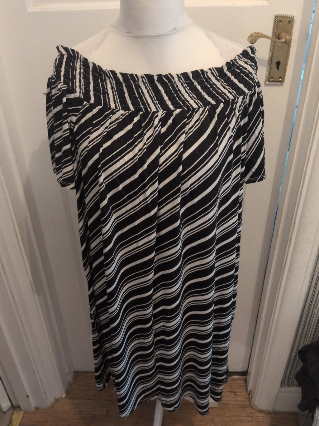 George XL Black And White Diagonal Stripe Short Sleeve Midi Dress