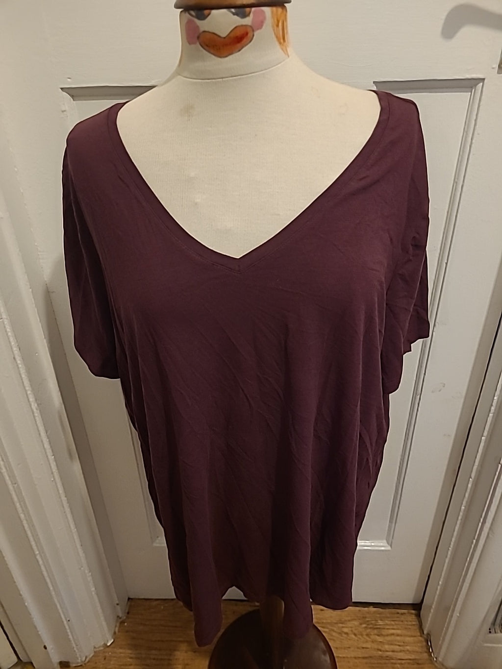 Ladies Amazon Essentials Size 3XL Plus Burgundy Short Sleeved Tshirt