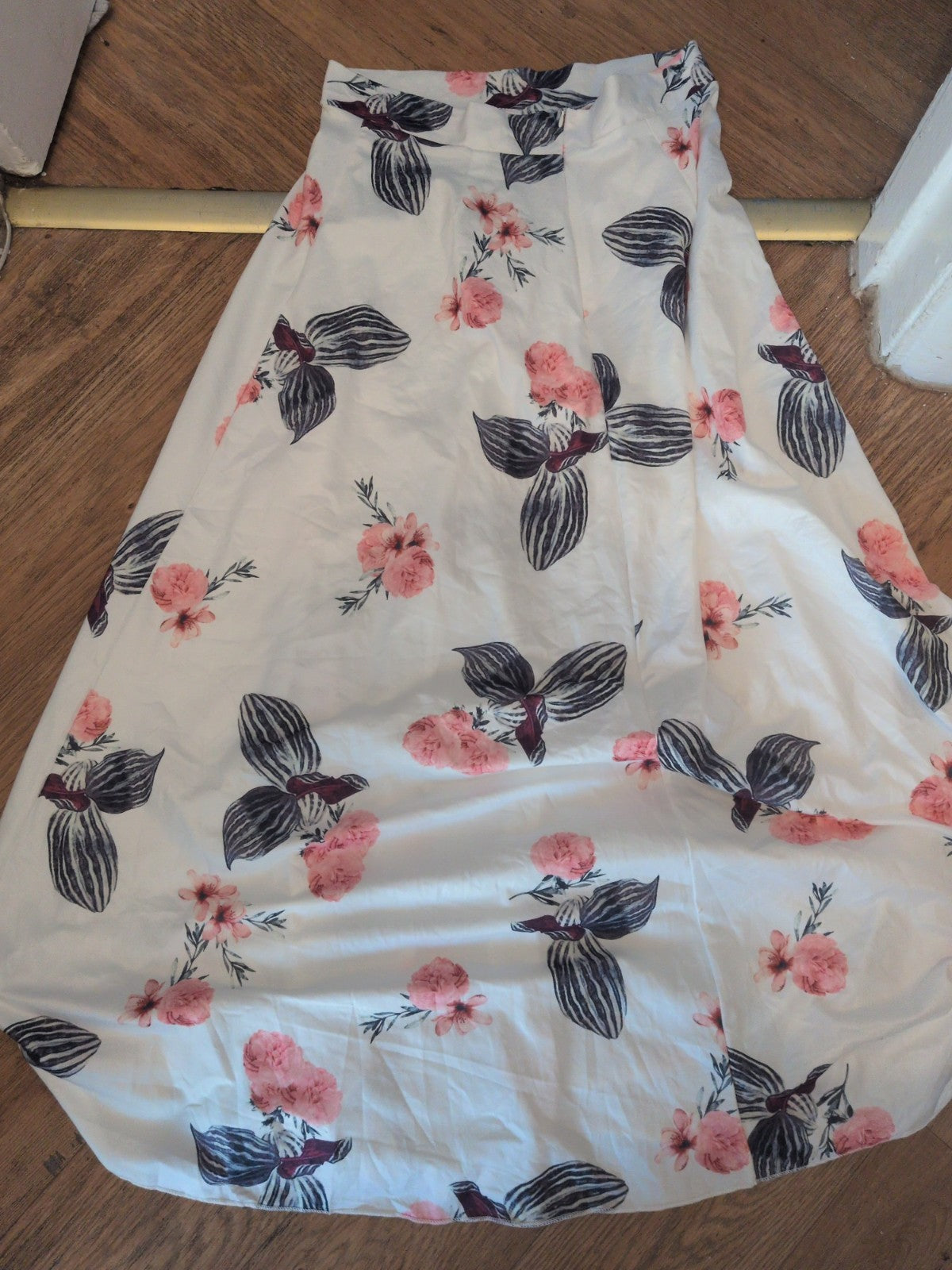 Shein XL White Floral Long Length Split Skirt