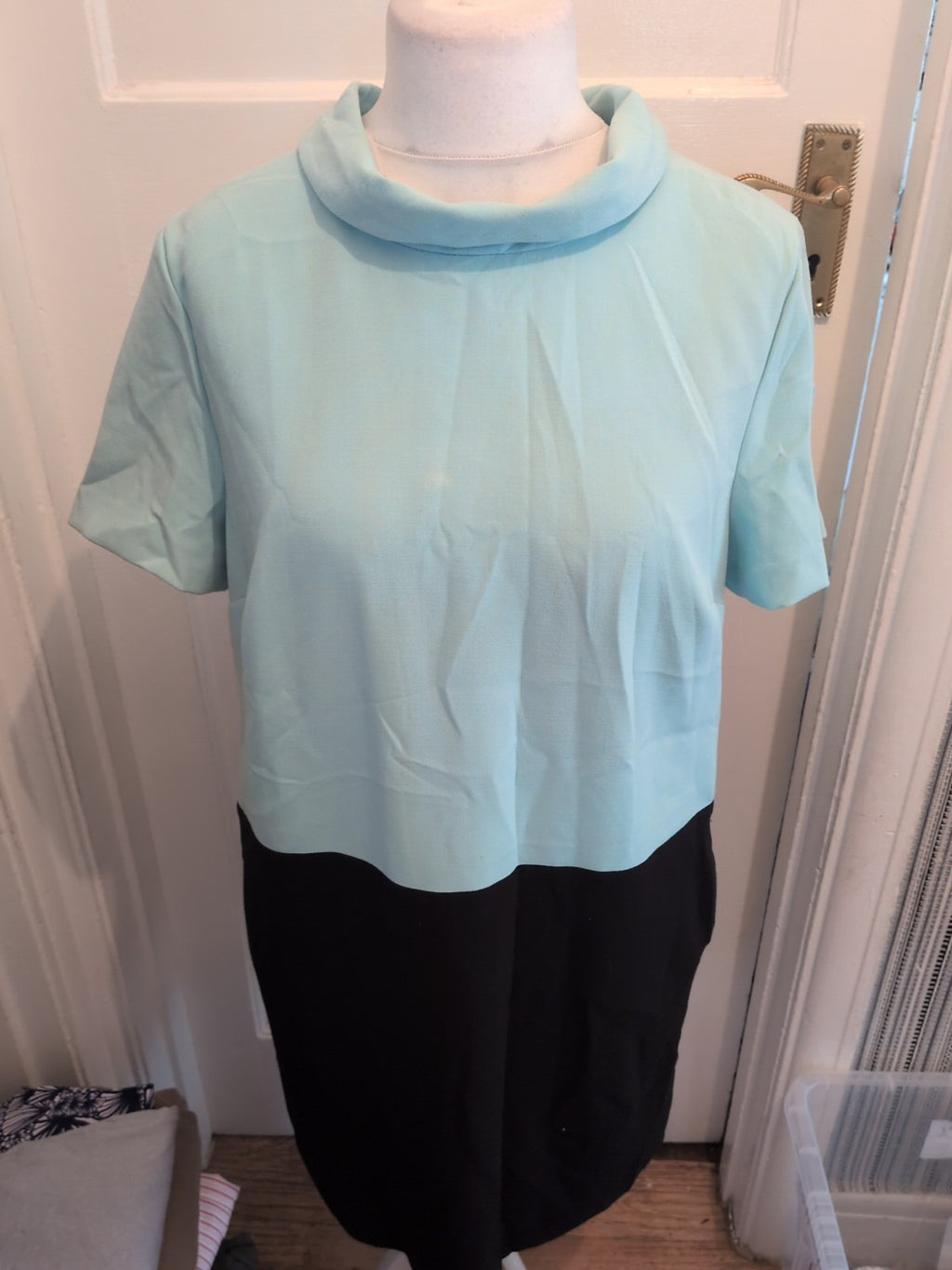 Ladies Debenhams Size 16 Turquoise And Black Dress Collared Small Mark On Inside