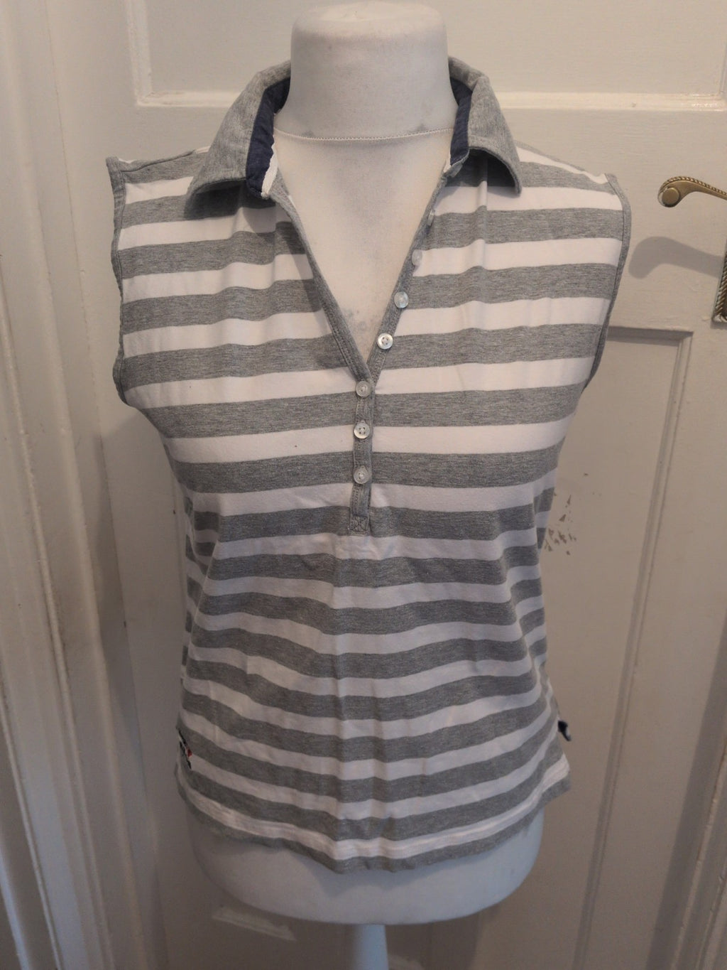 Sweet Delicate XL Grey And White Stripe Collared Sleeveless Blouse