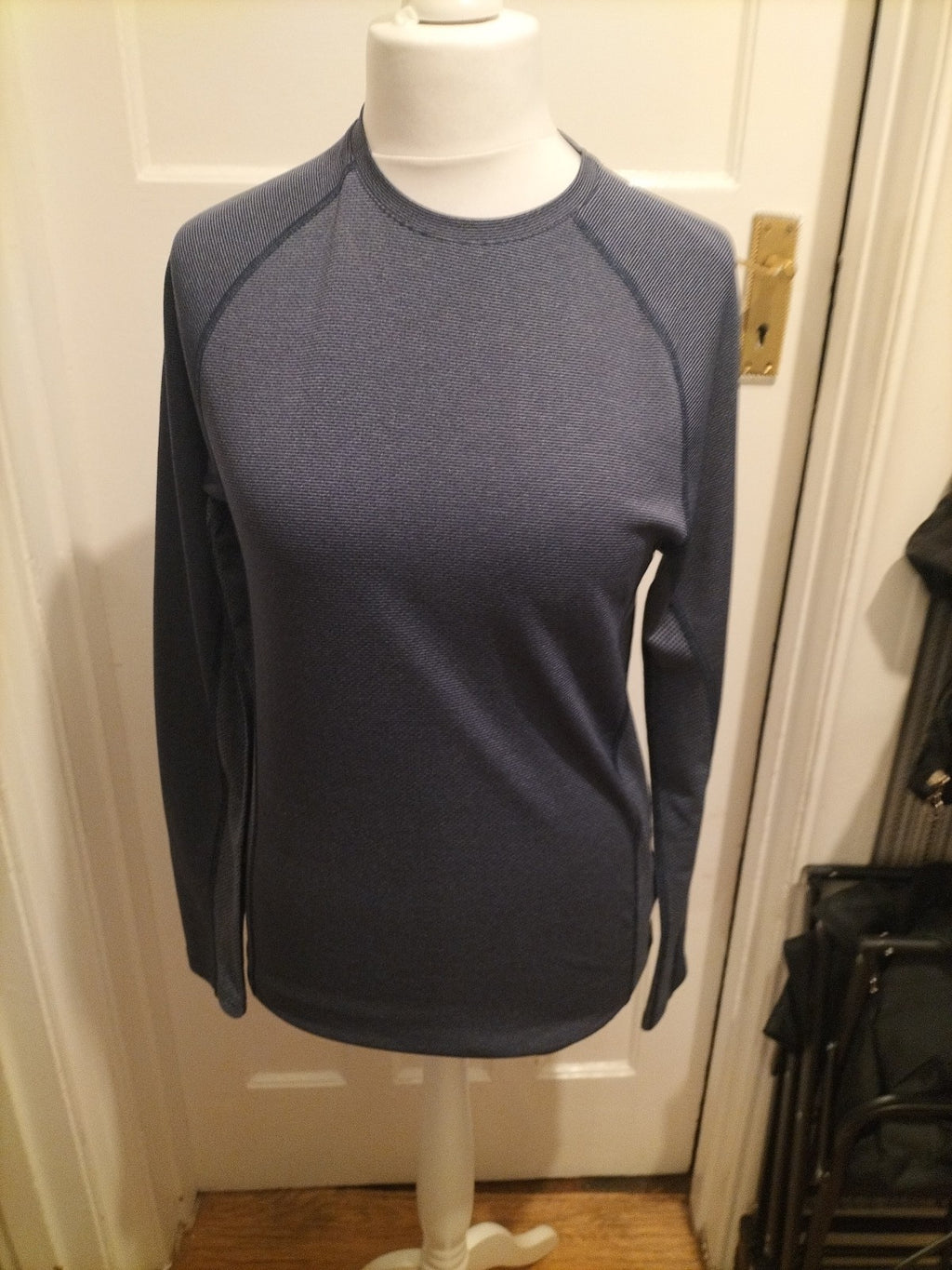Mens Mountain Warehouse Size Small Navy Long Sleeved Tshirt Uv Protection