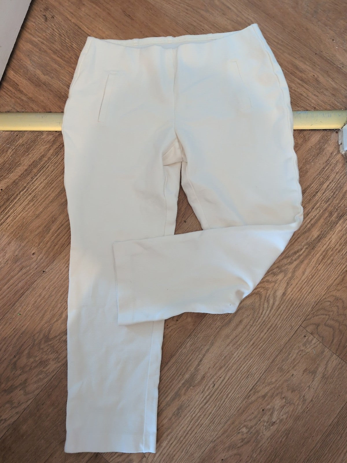 Chicos 0 Petite White Stretch Legging
