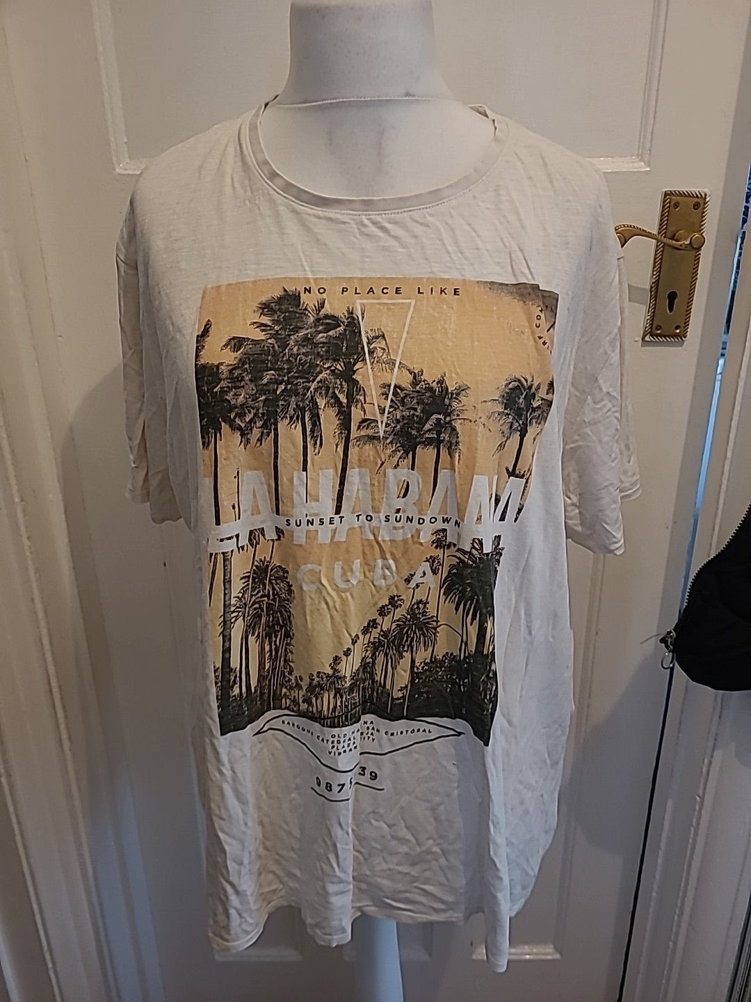 Mens Tu Size 2XL White "Cuba" Short Sleeved Printed Tshirt
